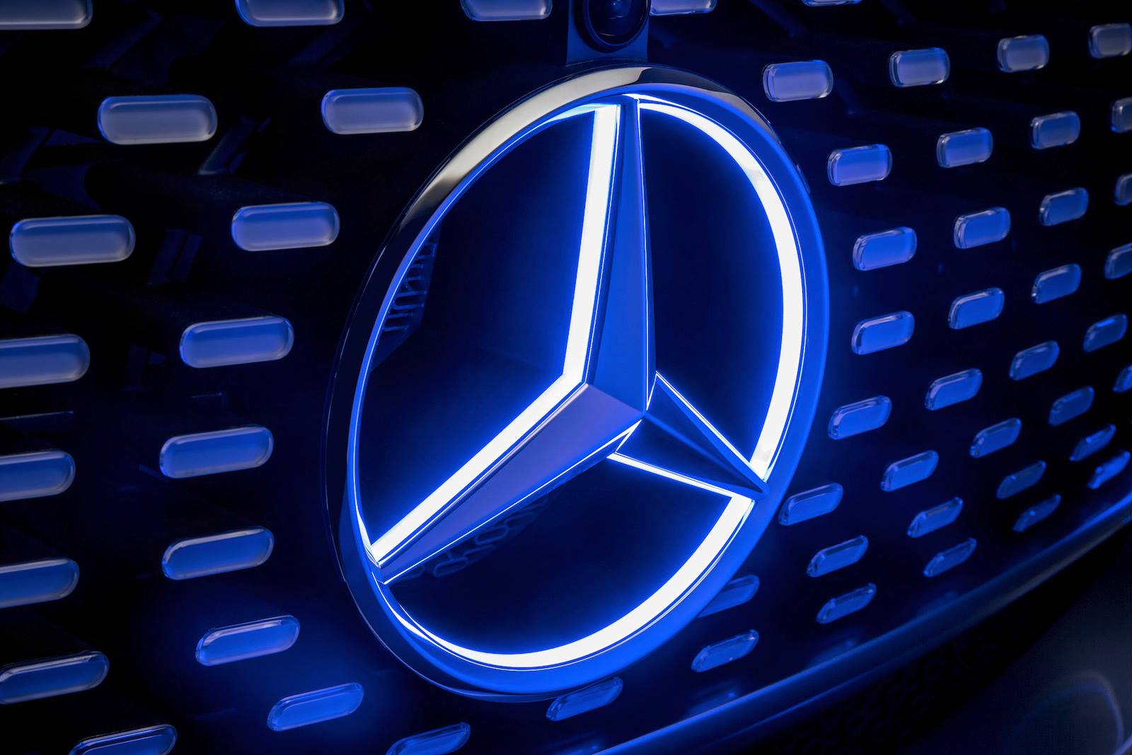 Voice over Cars – Ohne Worte: Mercedes-Benz F015 Luxury in Motion Video