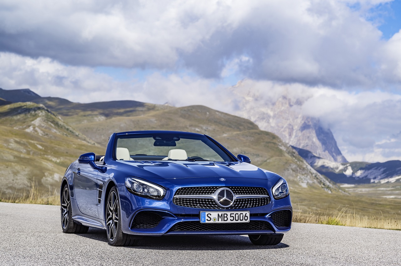 Video: 2016 Mercedes-Benz SL / Mercedes-AMG SL 63